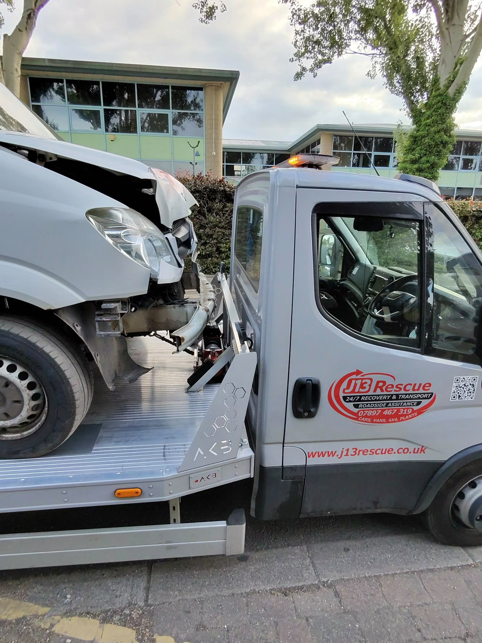 Vehicle Recovery Near Me – What to Check Before You Call